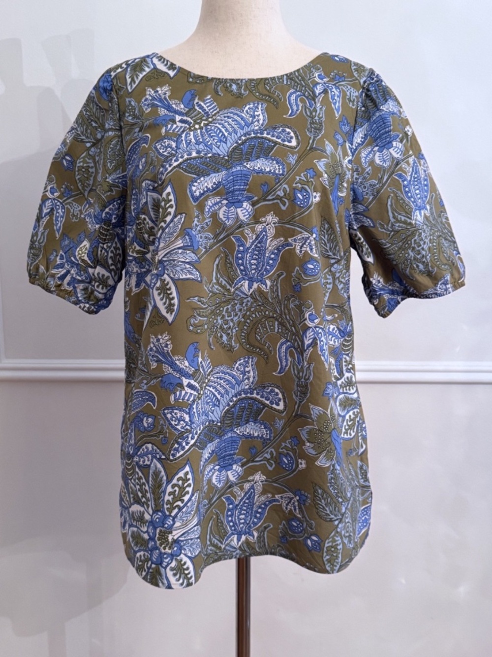 Talbots Olive Blue Floral Batik Print Top Keyhole Back Puff Sleeve M
